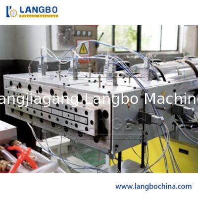 Macchine per la fabbricazione di pannelli di soffitto/parete in PVC/WPC/PS