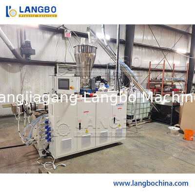 55/110 Extruder a doppia vite conica Linea di estrusione per profili in PVC per tronco di cavi da 1180 mm con potenza motrice di 22 kW