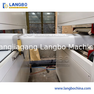 Linea di produzione di estrussione del profilo del pavimento per rivestimenti in legno-plastica in PE PP utilizzata per pavimenti interni o esterni/parapetti/piatti