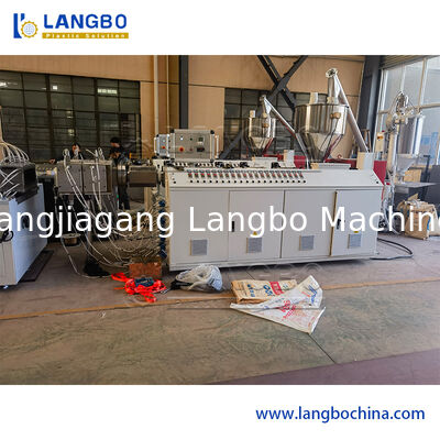 Linea di produzione per pavimenti, finestre, porte, pannelli/lastre/telai/profili in PP, PE, PC, WPC, PVC