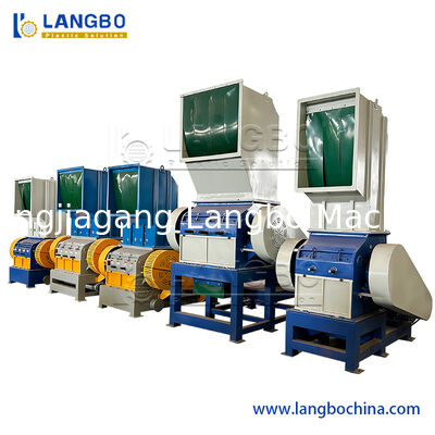 Macchina per la produzione di granulati, scaglie, lastre, tubi, materiale di scarto, macinazione, riciclaggio di plastica, PP, PE, bottiglie in PET, film di scarto.