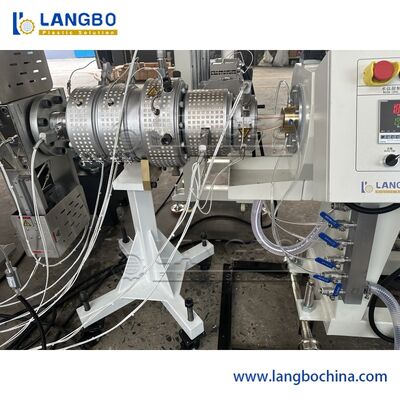 3 strati di co-estrusione PPR Pipe Extrusion Line con 350 kg/h Capacità e controllo  PLC
