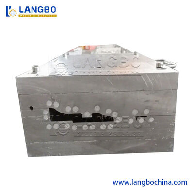 Fabbricazione di pannelli per pareti in PVC