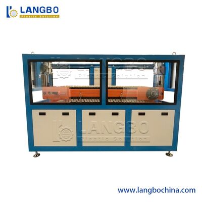 Fabbricazione di pannelli per pareti in PVC