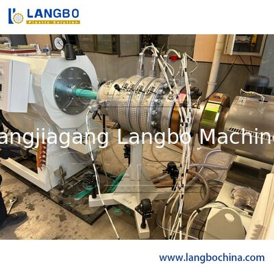 Linea di estrusione e macchina di produzione di tubi in PVC