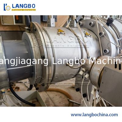 Macchina per la produzione di tubi in plastica PVC HDPE PE ad alta tecnologia, linea di estrusione da 315 mm