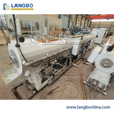 Linea di estrusione di tubi in PVC ad alta efficienza e macchina automatica per la fabbricazione di tubi per sistemi idrici, di drenaggio, di irrigazione, di condotti e di edifici