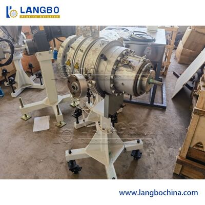 Linea di estrusione di tubi in PVC ad alta efficienza e macchina automatica per la fabbricazione di tubi per sistemi idrici, di drenaggio, di irrigazione, di condotti e di edifici