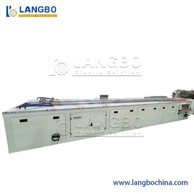 Macchina per la produzione di profili di cavi in PVC