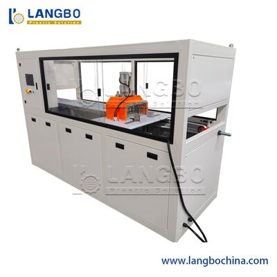 Estrusore per plastica con vite conica bivite completamente automatico per pannelli per porte larghe, recinzioni da giardino, pavimenti cavi e solidi in legno-plastica PE PVC