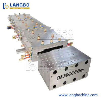 Estrusore per plastica con vite conica bivite completamente automatico per pannelli per porte larghe, recinzioni da giardino, pavimenti cavi e solidi in legno-plastica PE PVC