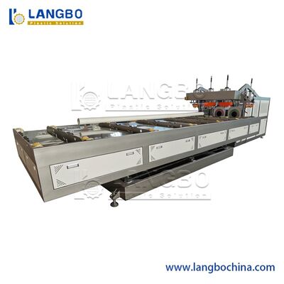 Macchina automatica completa per l'estrusione e la campana di tubi in PVC di plastica