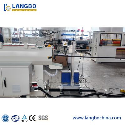 Linea di estrusione di tubi in PE-HDPE con portata di 16-800 mm e capacità di 60-900 kg per tubi per acqua e condotti