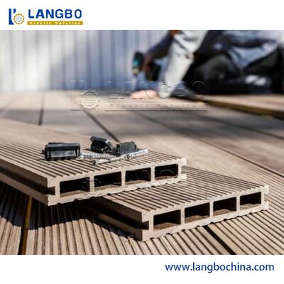 Linea di Decking WPC | Estrusione, Calibrazione, Goffratura per Pannelli da Esterno
