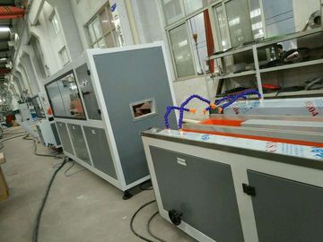 Fabbricazione gemellata della camera di equilibrio del cavo elettrico della macchina dell'estrusione di profilo del PVC della vite