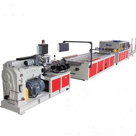 Espulsore di profilo della linea/WPC dell'estrusione di profilo del PVC di produzione del pannello di parete che fa macchina