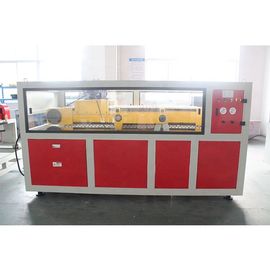 Linea di produzione di macchine per l'estrusione di pannelli murali di PVC per decorazioni in WPC