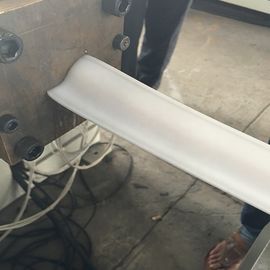 Linea di produzione di macchine di estrussione per estrussione di vetri di vetro in PVC di plastica di generazione Custom Ext