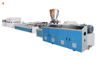 Linea di plastica completamente automatica macchina dell'estrusione di profilo del PVC di 380V 50HZ dell'estrusione della vite del gemello
