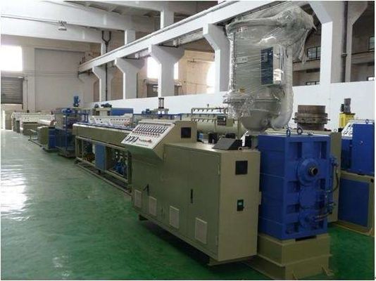 Linea automatica completa dell'estrusione del tubo del PE per il tubo ondulato del doppio strato di plastica