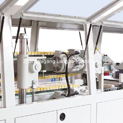Linea ad alto rendimento capacità dell'estrusione di profilo del PVC di dimensione 250KG/H di profilo di 300MM