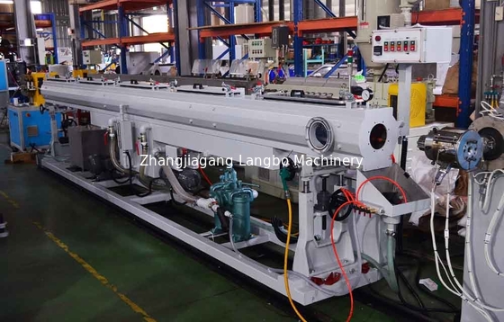 Linea di estrusione di tubi HDPE ad alta potenza da 20 a 110 mm / linea di produzione di tubi di polietilene