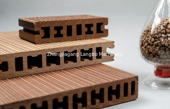 Linea gemellata bordo 350KG/H dell'estrusione di pelletizzazione della vite WPC di Decking
