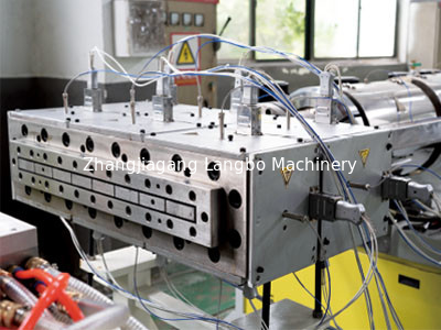 1180MM Pvc Wide Board Production Line Con Alta Produzione