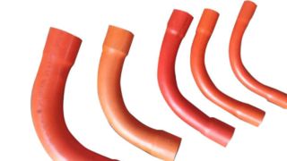 La macchina piegatubi semiautomatica per tubi in PVC aumenta l'efficienza produttiva