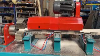 Macchina per la produzione di tubi per lo schermo dell'acqua Stozzatrice per tubi in plastica Macchina per tubi in PVC Perforazione del tubo in PE in PVC